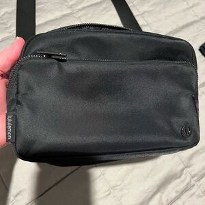 Lululemon Everywhere Crossbody 3L